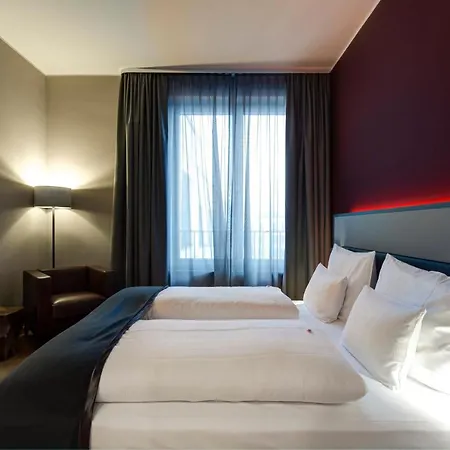 Hotel Qube Bahnstadt 4*